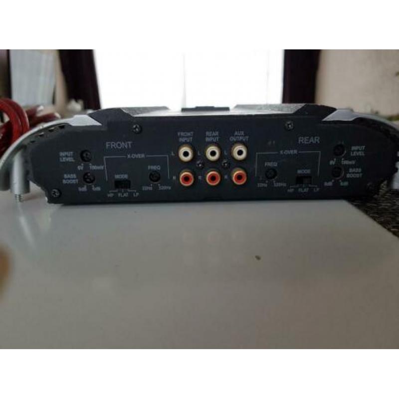 JBL subwoofer en versterker