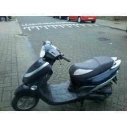 sym allo 2011 geel kenteken