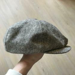 Dames pet van merk 8MM - bruine bolpet