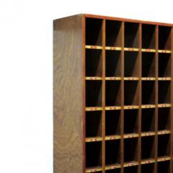 Vintage retro wijnkast / postkast / winkelkast / dressoir