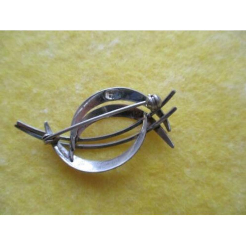 antieke of zeer oude mooie zilveren broches
