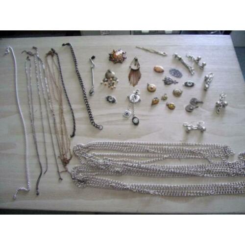 SALE!! 5,00euro,,HANGERS/BEDELS en KETTINGEN