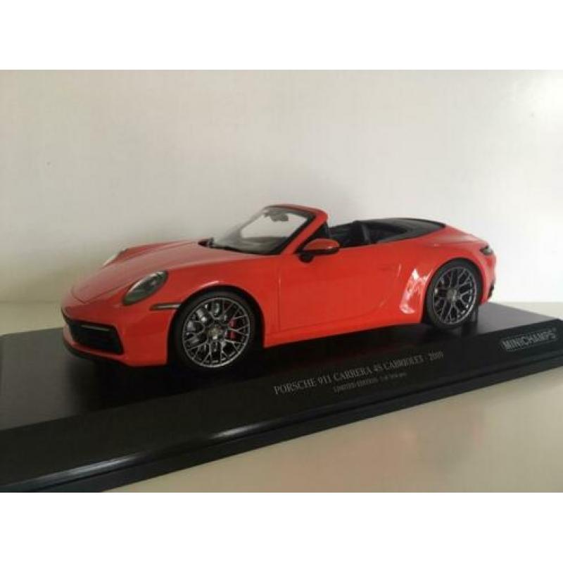 Porsche 911 Carrera 4S Cabriolet 2019 oranje 1:18 (nieuw)