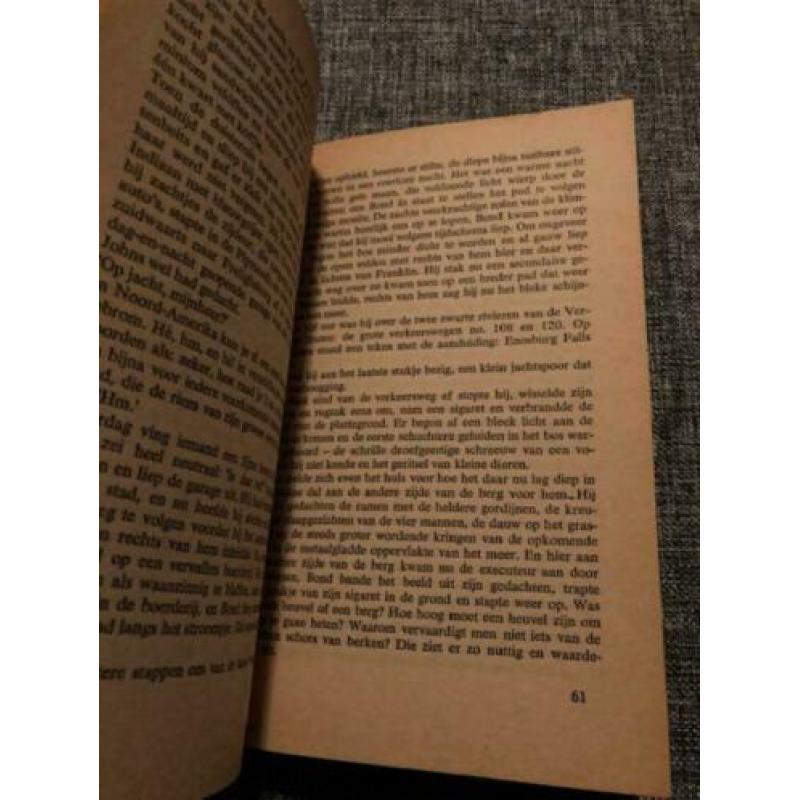 Ian Fleming - Van een blik tot een Moord
