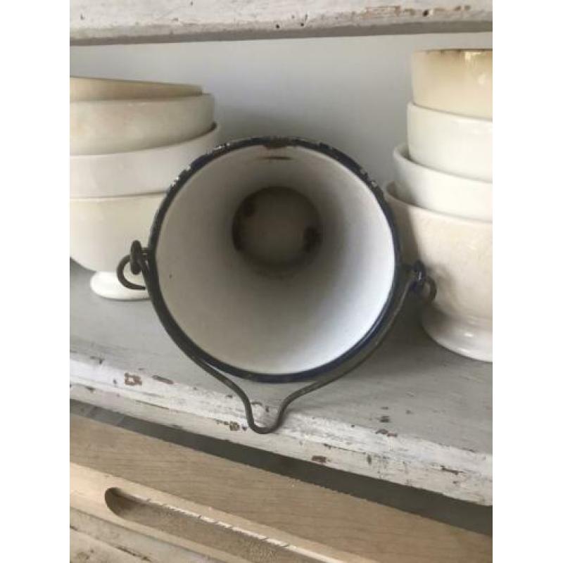 Oude emaille lekemmertje ~ emmertje { brocante }