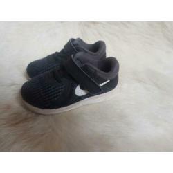 Nike stoere sneakers maat 23,5