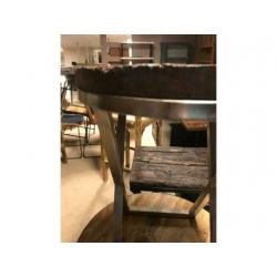 Salontafel 40x35x30 cm.