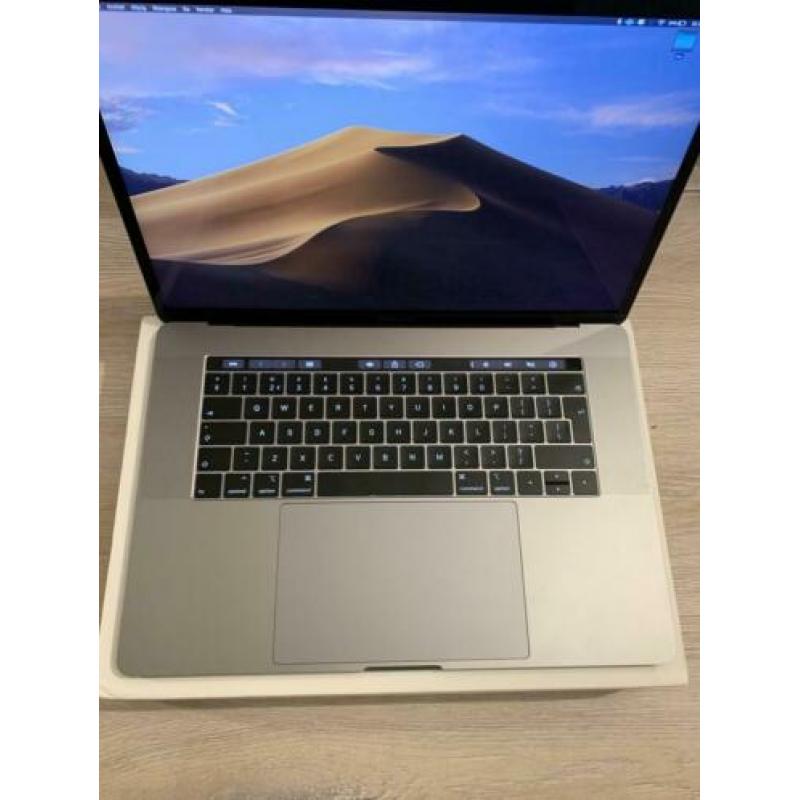 Macbook Pro 15” 2018 16GB 256GB 6Cores