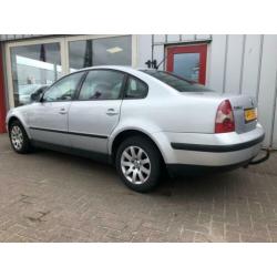 Volkswagen Passat 2.0-20V Trekaak/Airco