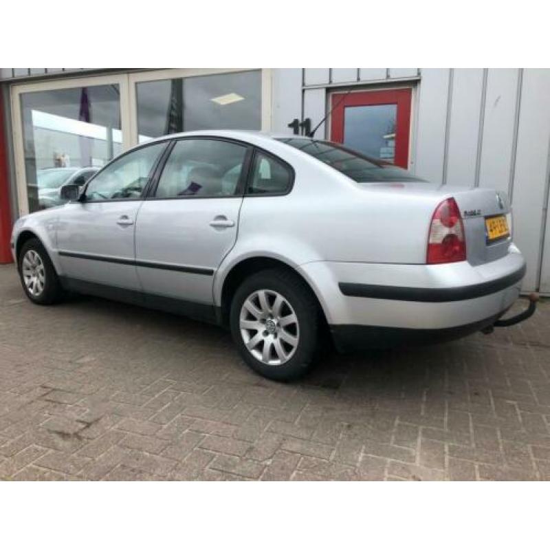 Volkswagen Passat 2.0-20V Trekaak/Airco