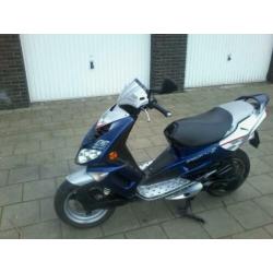 sym allo 2011 geel kenteken