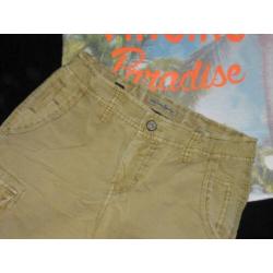 Geweldige beige/bruine CARS short maat 12/152.