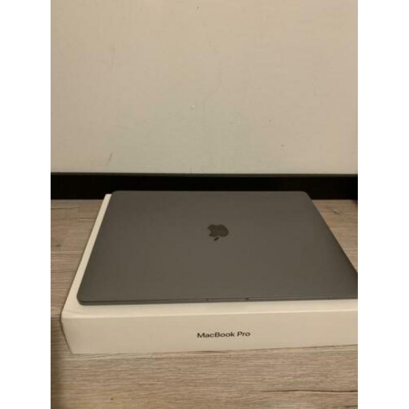 Macbook Pro 15” 2018 16GB 256GB 6Cores