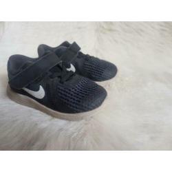 Nike stoere sneakers maat 23,5