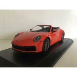 Porsche 911 Carrera 4S Cabriolet 2019 oranje 1:18 (nieuw)
