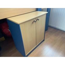Half hoogslaper Kinderkamer met nachtkastje en bureau
