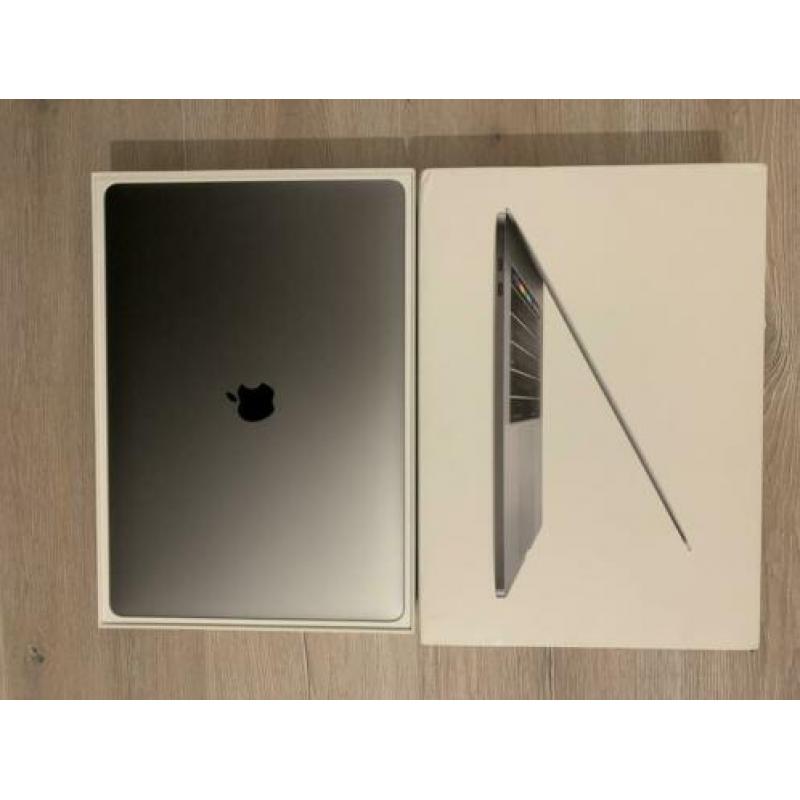 Macbook Pro 15” 2018 16GB 256GB 6Cores