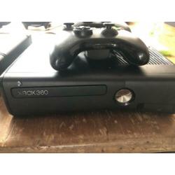 Xbox 360 incl 2 controllers