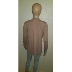 Begin vest maat 36 z.g.a.n (top is ook te koop)