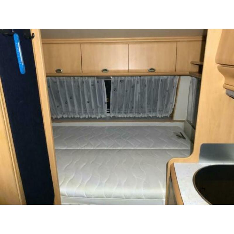 Hobby 440 sf easy bj 2002 fietsenrek, vast bed. 5995, euro