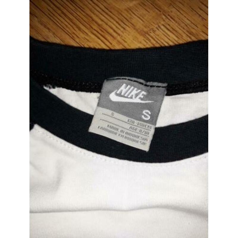 Nieuw(staat) Nike tshirt maat 128-140