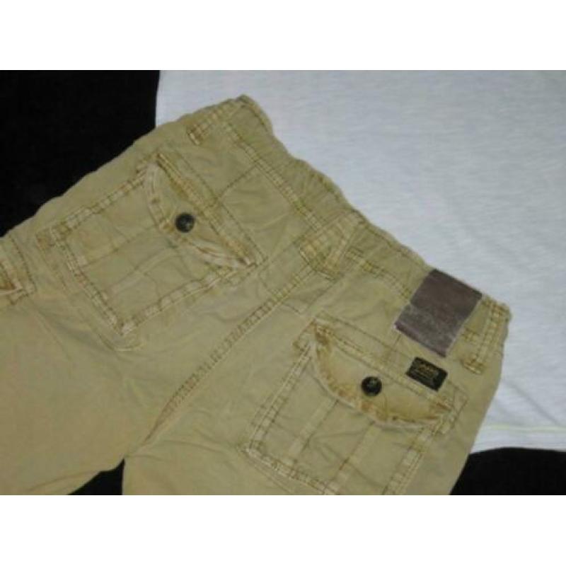 Geweldige beige/bruine CARS short maat 12/152.