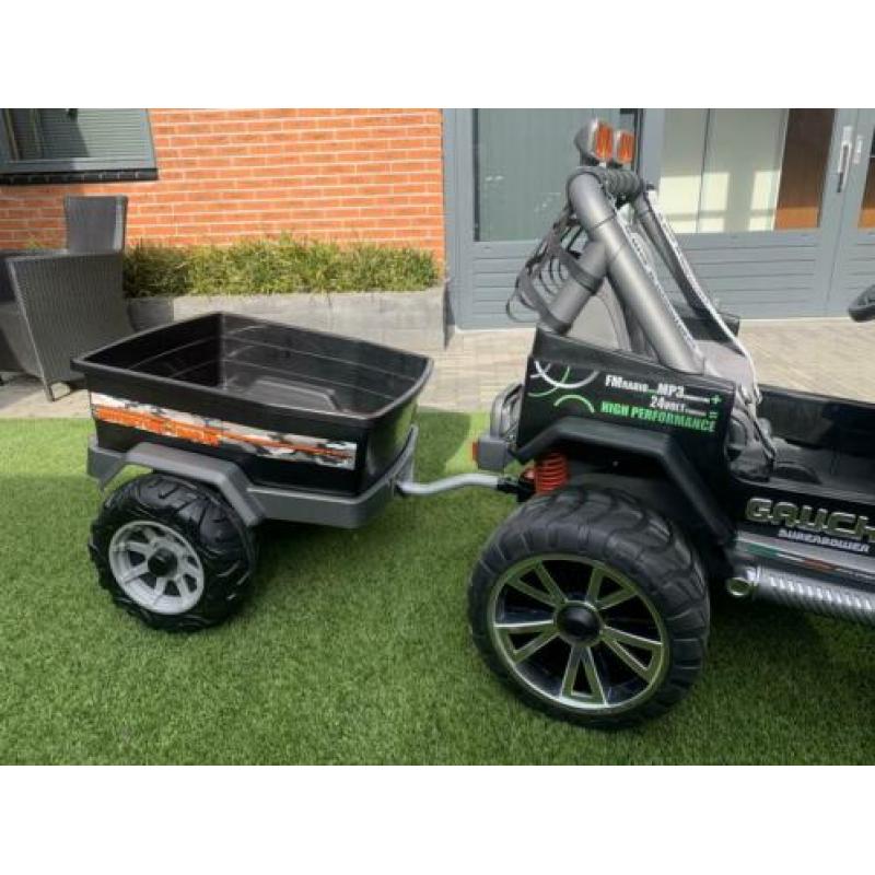 Peg Perego Gaucho 24 volt met aanhanger