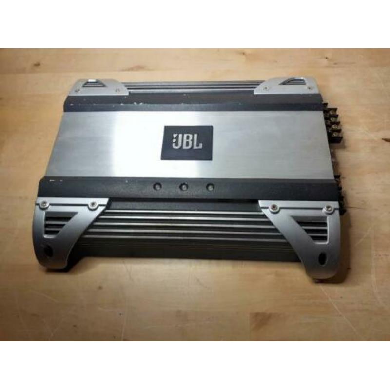 JBL versterker totaal 320 watt
