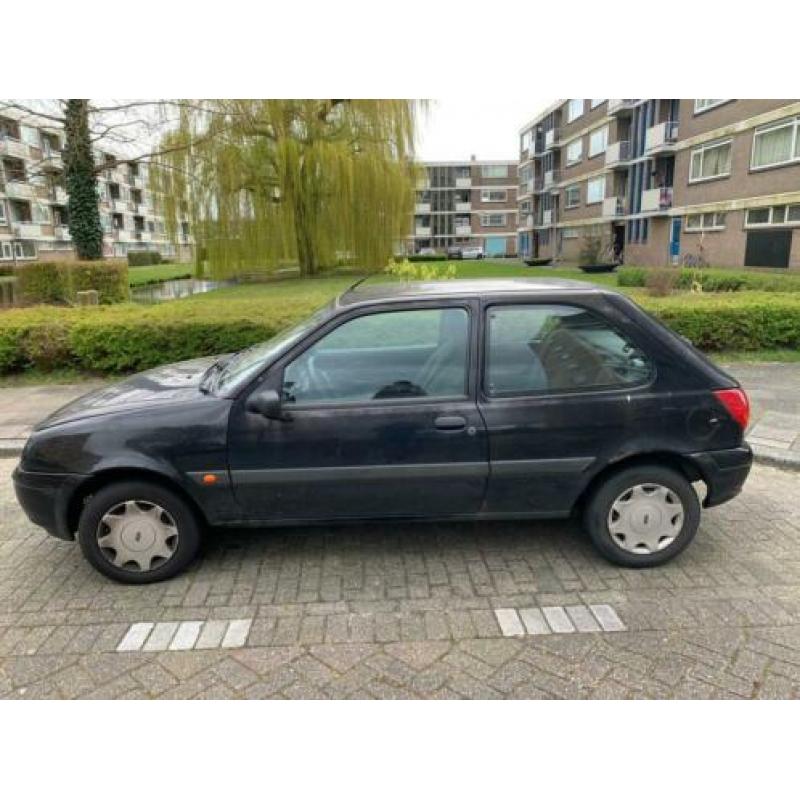 Ford Fiesta 1.3 I 3DR 2001 APK tot februari 2021