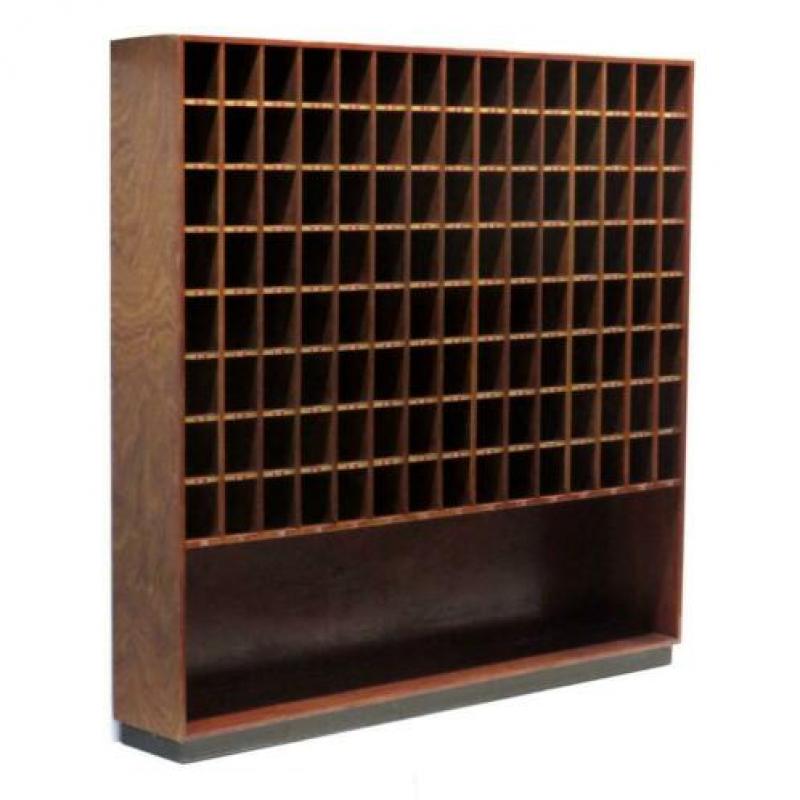 Vintage retro wijnkast / postkast / winkelkast / dressoir