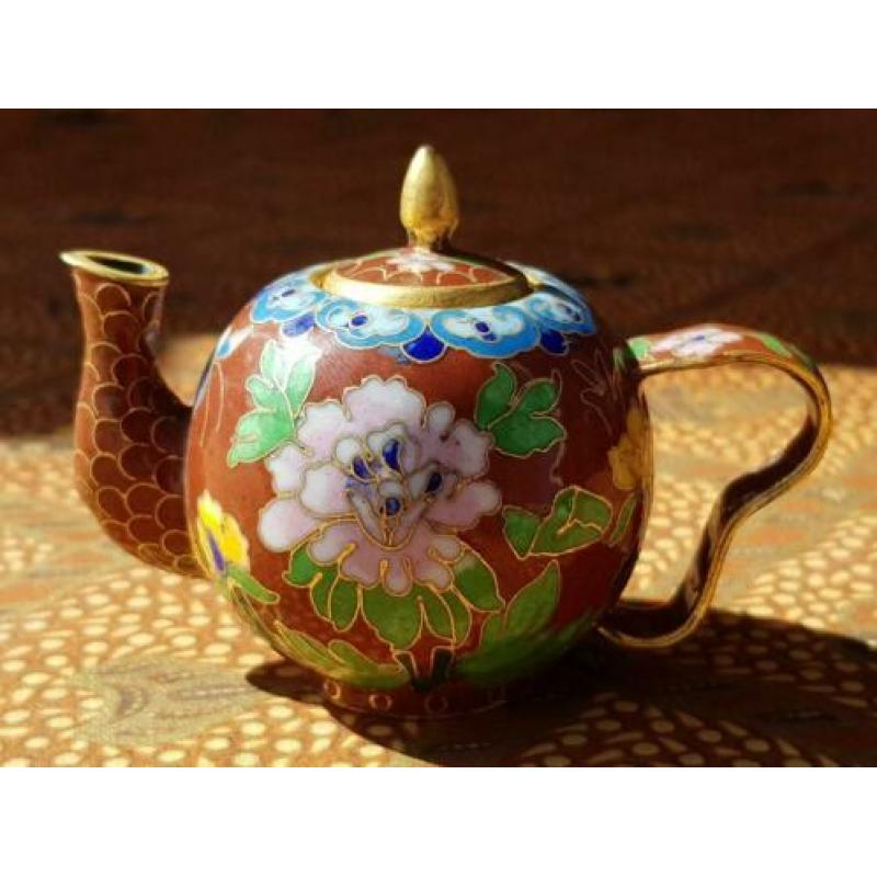 Mooi vintage Chinees cloisonne theeserviesje zesdelig.