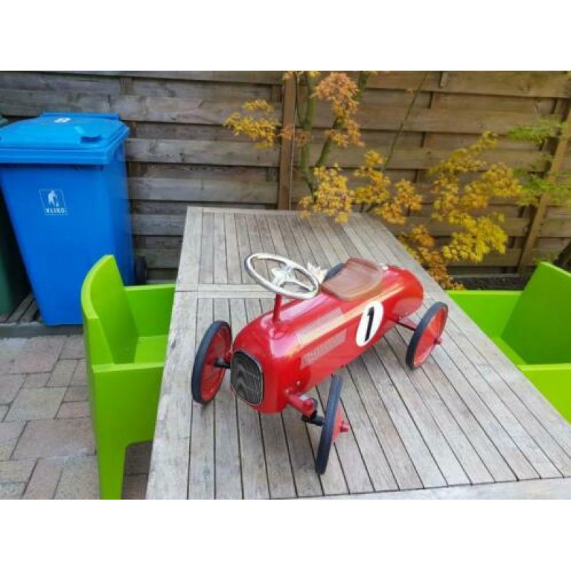 Rode retro roller loopauto James