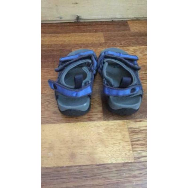 Teva sandaal maat 26