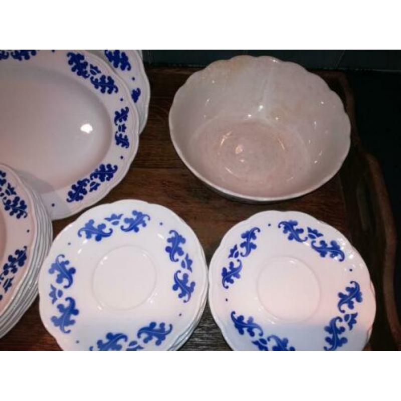 servies Boch Festival "eikenblad met kroon"