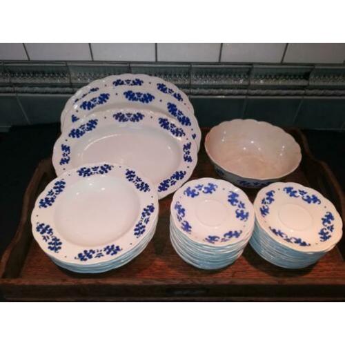 servies Boch Festival "eikenblad met kroon"