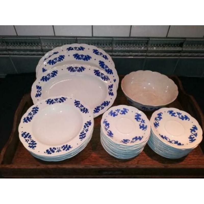 servies Boch Festival "eikenblad met kroon"