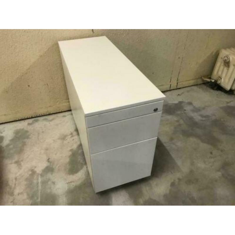 Vitra verrijdbaar ladenblok (3 laden)