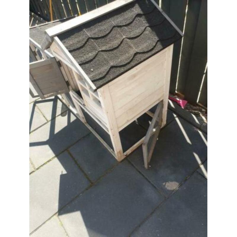 Konijnenhok voor in de tuin