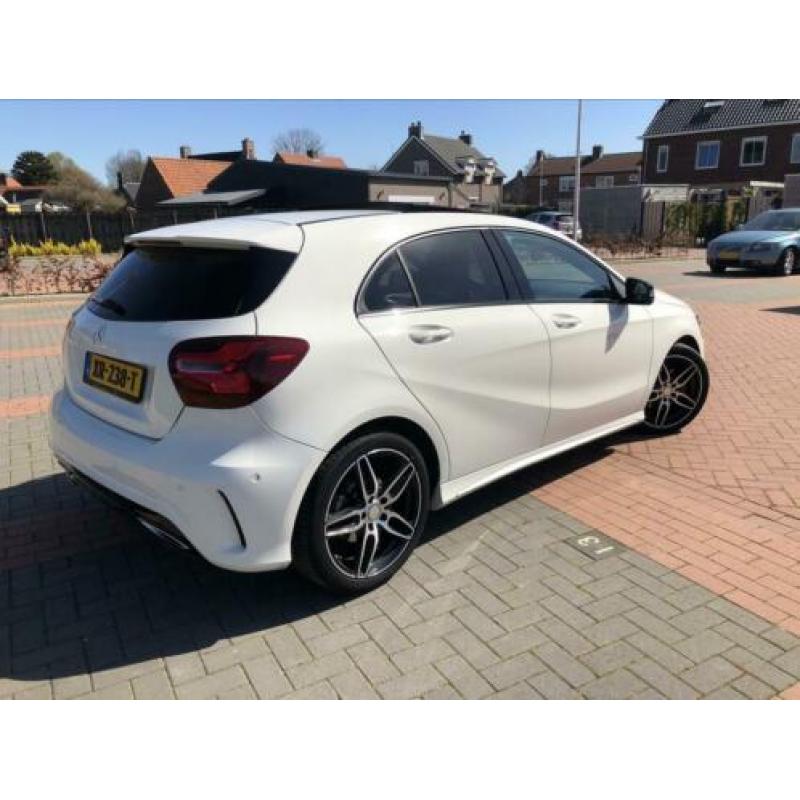 Mercedes-Benz A200 Night Edition, AMG, Auto, Pano, Apple