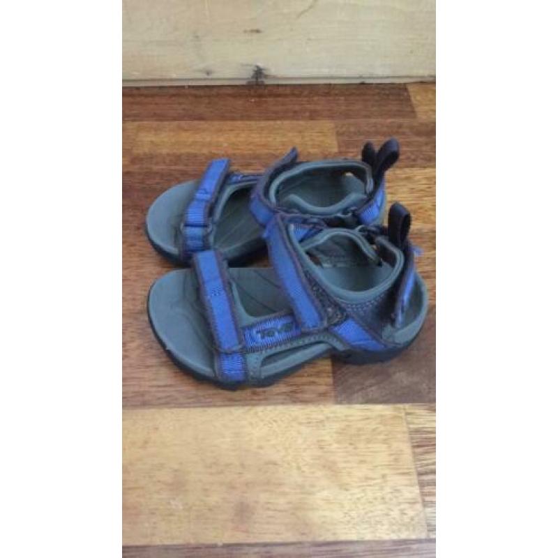 Teva sandaal maat 26