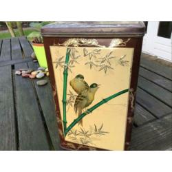 Blik “Bekkers” vogels 28hoog x 17cm vierkant.