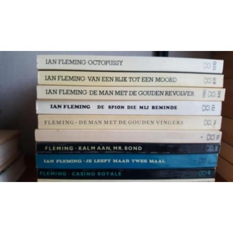 Ian Fleming - Bond titels in pockets