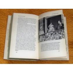 Wilhelmina Eenzaam maar niet alleen (gebonden)