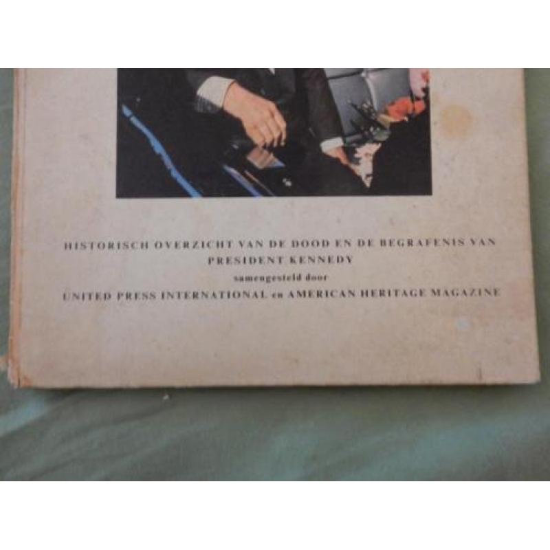boek over de moord op J.F. Kennedy jaren 60