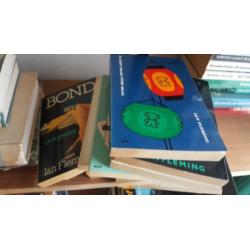 Ian Fleming - Bond titels in pockets