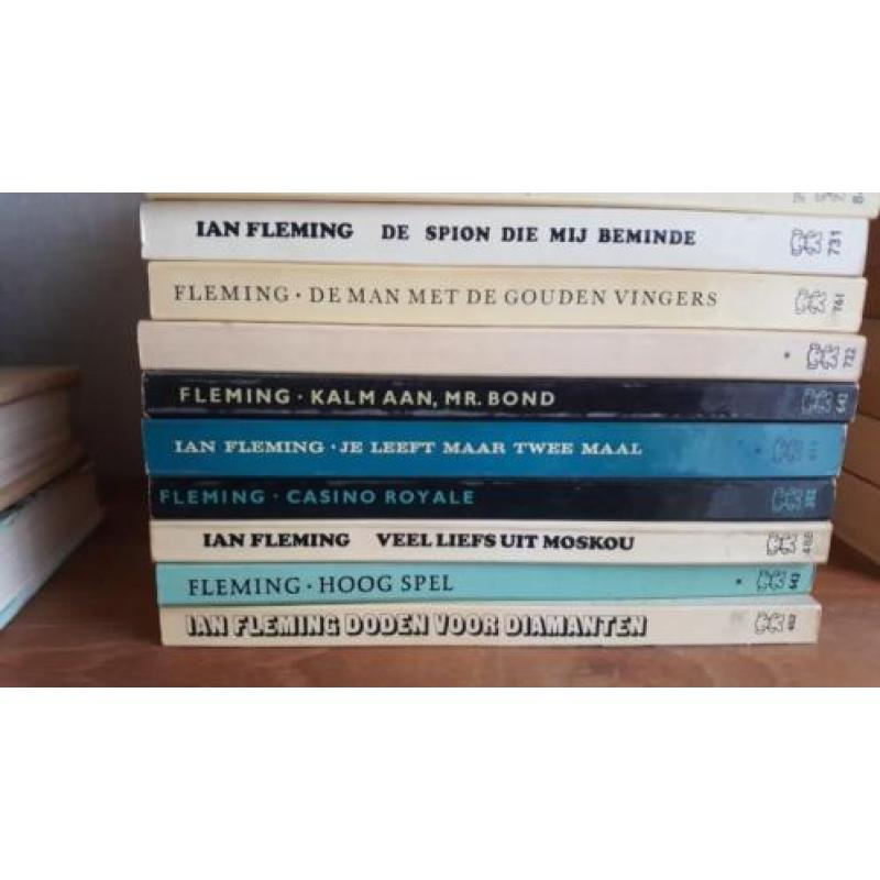 Ian Fleming - Bond titels in pockets