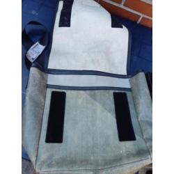 Freitag schouder/laptop tas.is orgineel. Kleur grijs/groen