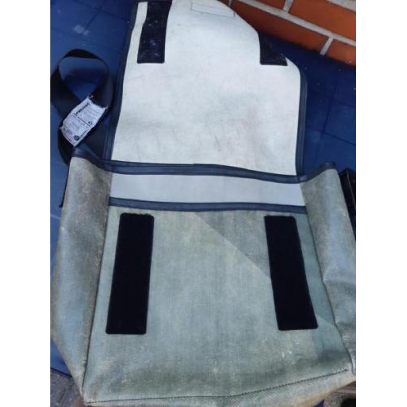 Freitag schouder/laptop tas.is orgineel. Kleur grijs/groen