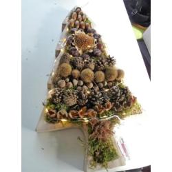 Kerstboom van natuur gemaakt.