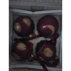 gratis luxe handgeschilderde kerstballen rood met goud
